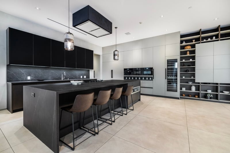 Linda Flora Modern Estate