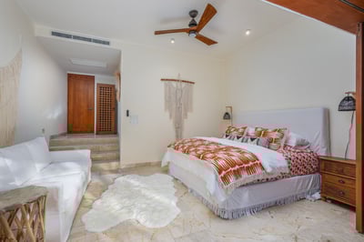 Luxury Villa Photo #56