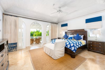 Luxury Villa Photo #17