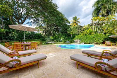 Luxury Villa Photo #3