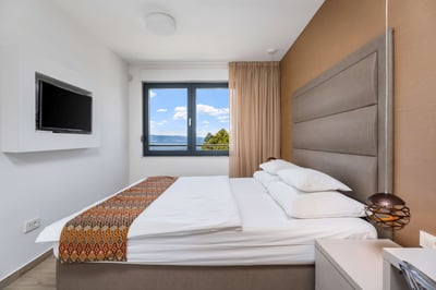 Luxury Villa Photo #37