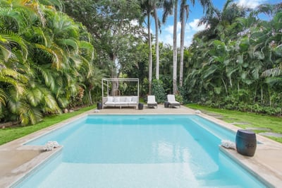 Luxury Villa Photo #4