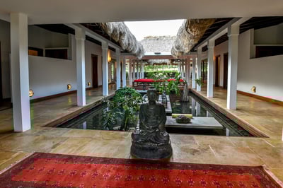 Luxury Villa Photo #14