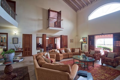 Luxury Villa Photo #18