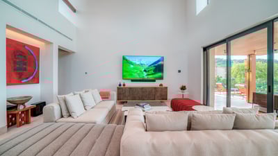 Luxury Villa Photo #9
