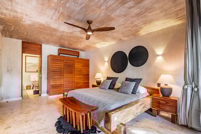 Luxury Villa Photo #29