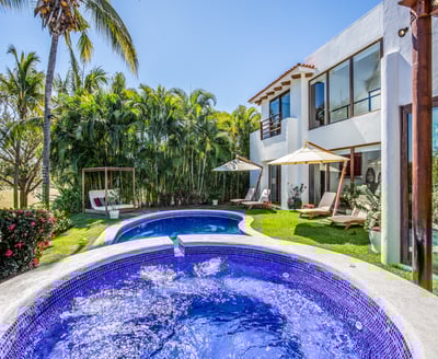 Luxury Villa Photo #4
