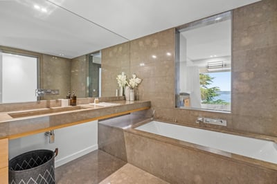 Luxury Villa Photo #36