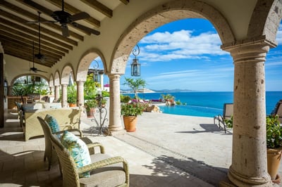 Luxury Villa Photo #6