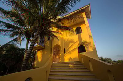 Luxury Villa Photo #4