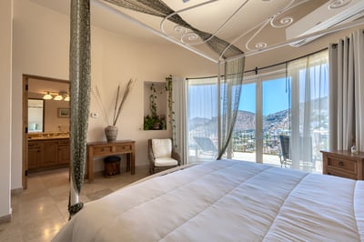 Luxury Villa Photo #66
