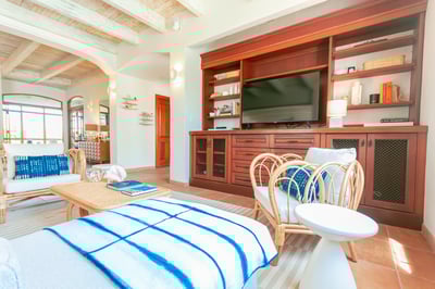 Luxury Villa Photo #13
