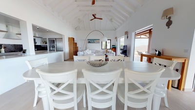 Kitchen & Dining Area
