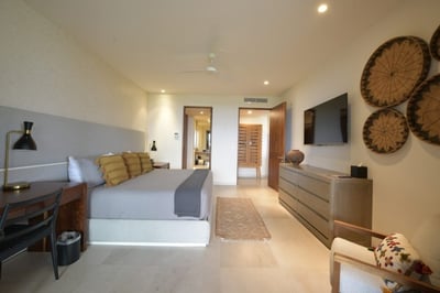 Luxury Villa Photo #32