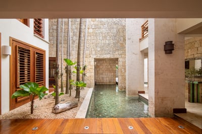 Luxury Villa Photo #22