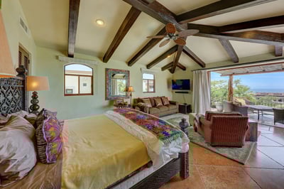 Luxury Villa Photo #22