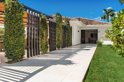 Luxury Villa Photo #13