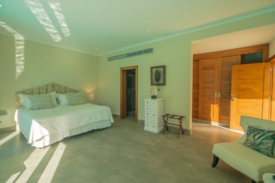 Luxury Villa Photo #57