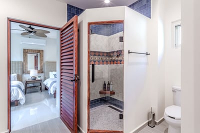 Luxury Villa Photo #50