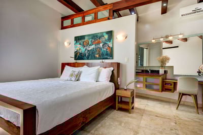 Luxury Villa Photo #22