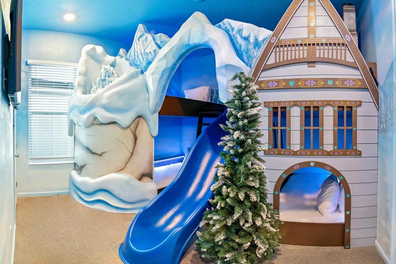 Tee It Up at Villatel Village Solterra