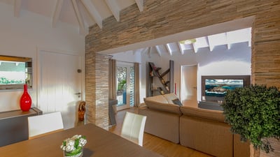 Luxury Villa Photo #32