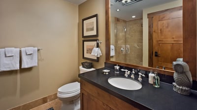 Queen ensuite
