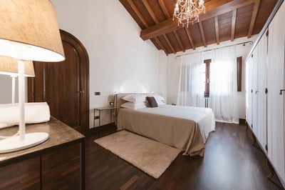 Luxury Villa Photo #27
