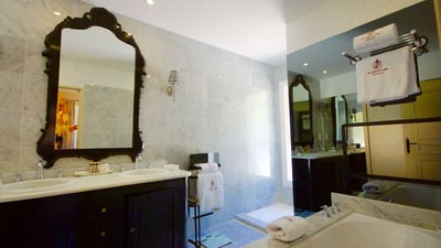 Luxury Villa Photo #11