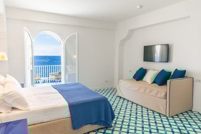 Luxury Villa Photo #18