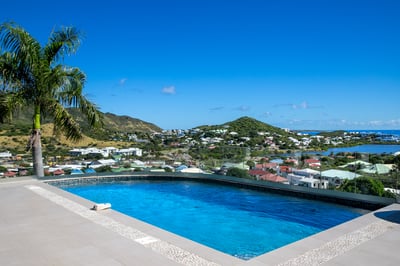 Luxury Villa Photo #4