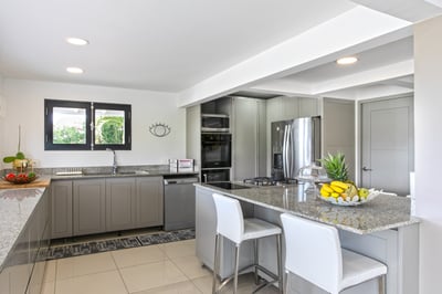 Luxury Villa Photo #9