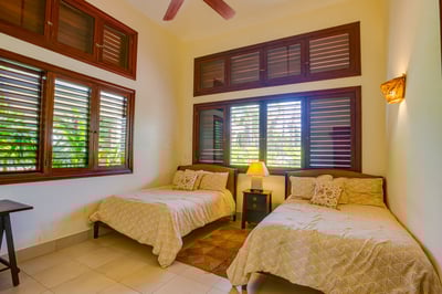 Luxury Villa Photo #33