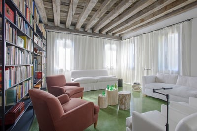 Luxury Villa Photo #4