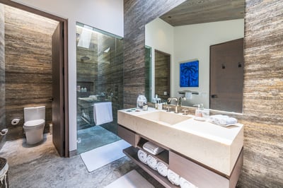 Luxury Villa Photo #26