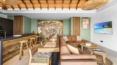 Luxury Villa Photo #15