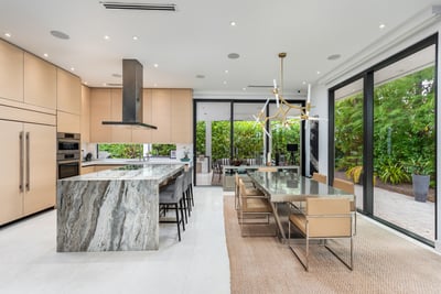 Luxury Villa Photo #16