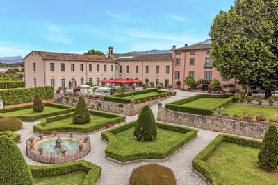 Luxury Villa Photo #3