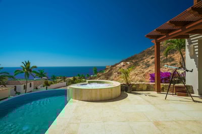 Luxury Villa Photo #7