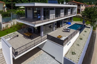 Luxury Villa Photo #3