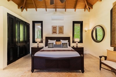 Luxury Villa Photo #30