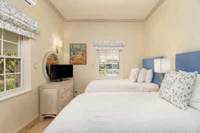 Luxury Villa Photo #25