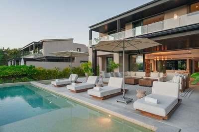 Luxury Villa Photo #4
