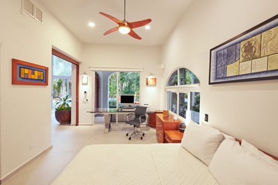 Luxury Villa Photo #30