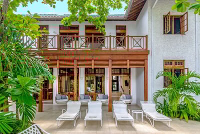 Luxury Villa Photo #3