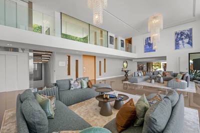 Luxury Villa Photo #13