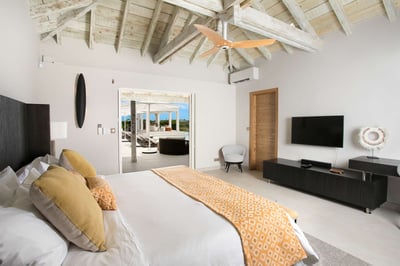 Luxury Villa Photo #31