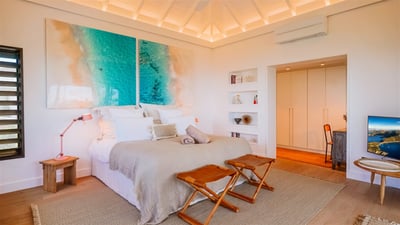 Bedroom 3: In a private bungalow. King size bed, air conditioning, ceiling fan, HD-TV, Apple TV
