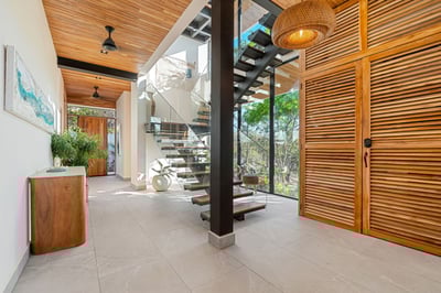Main House Entrance – 1st Floor