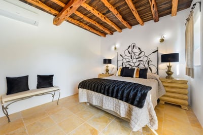 Luxury Villa Photo #23